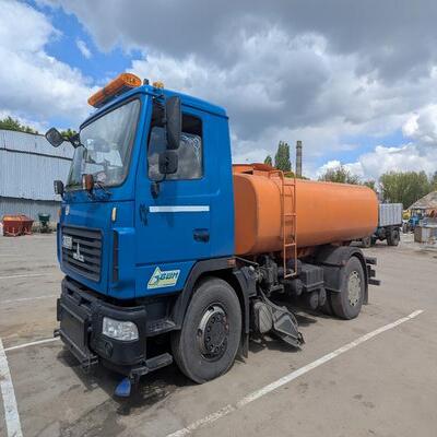 фото замовити очисний автомобіль